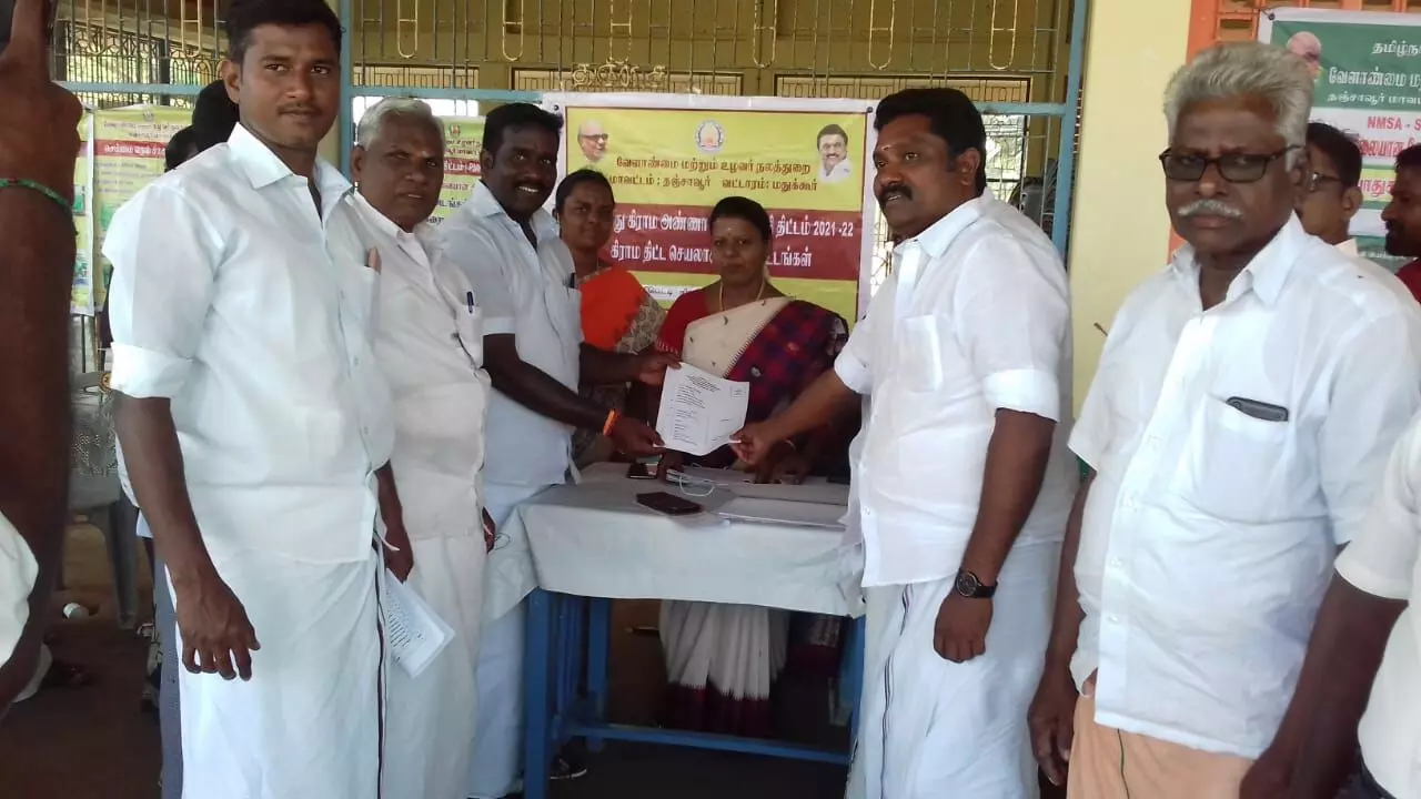 மதுக்கூர் வட்டாரத்தில் விவசாயிகளின் அடிப்படை விபர கணக்கெடுப்பு பணி மதுக்கூர் வட்டாரத்தில் விவசாயிகளின் அடிப்படை விபர கணக்கெடுப்பு பணி