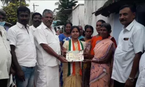 ஆய்குடி பேரூராட்சி 9வது வார்டு காங்கிரஸ் வேட்பாளர் தீவிர வாக்கு சேகரிப்பு