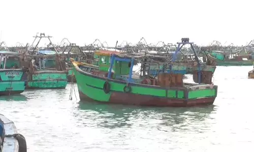 இராமேஸ்வரம் விசைப்படகு மீனவர்கள் காலவரையற்ற வேலை நிறுத்தம்