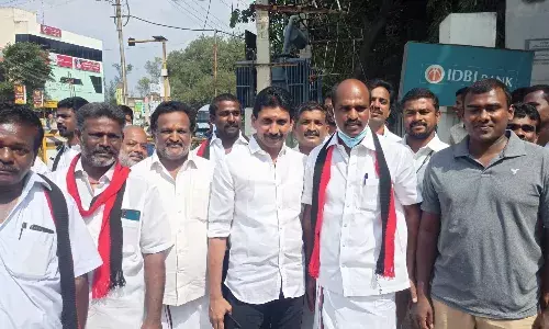தேனியில் திமுக வேட்பாளர் வழக்கறிஞர் செல்வத்திற்கு ஆதரவாக களமிறங்கிய விஐபிக்கள் தேனியில் திமுக வேட்பாளர் வழக்கறிஞர் செல்வத்திற்கு ஆதரவாக களமிறங்கிய விஐபிக்கள்