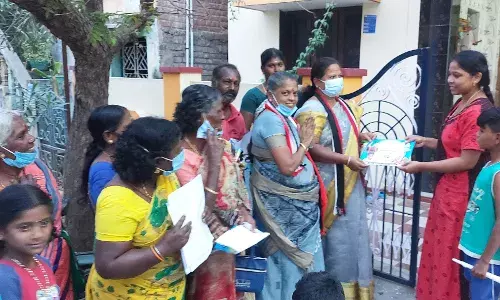 புதுக்கோட்டை நகராட்சி 26 வார்டைதூய்மையாக மாற்றுவேன்: அதிமுக வேட்பாளர் பிரசாரம் புதுக்கோட்டை நகராட்சி 26 வார்டைதூய்மையாக மாற்றுவேன்: அதிமுக வேட்பாளர் பிரசாரம்
