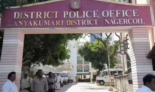 திருடிய பைக்கை கொண்டு செல்லும் போது விபத்து - இரண்டு திருடர்கள் கைது.