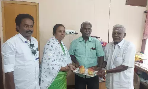 முக்கியபிரமுகர்களை சந்தித்து ஓட்டு சேகரித்த  அதிமுக வேட்பாளர் முக்கியபிரமுகர்களை சந்தித்து ஓட்டு சேகரித்த  அதிமுக வேட்பாளர்