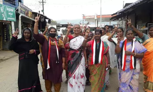 கூடலுாரை கலக்கிய அ.தி.மு.க., பெண் வேட்பாளர்கள்: கட்சியினர் உற்சாகம் கூடலுாரை கலக்கிய அ.தி.மு.க., பெண் வேட்பாளர்கள்: கட்சியினர் உற்சாகம்