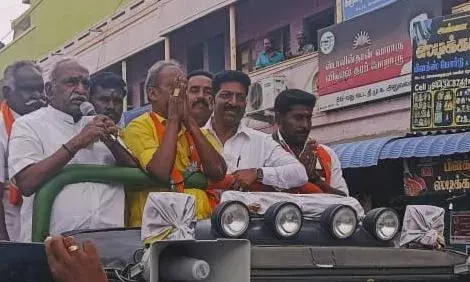 மதுரையில் பா.ஜ.க. வேட்பாளர்களை ஆதரித்து முன்னாள் மத்திய அமைச்சர் பிரச்சாரம் மதுரையில் பா.ஜ.க. வேட்பாளர்களை ஆதரித்து முன்னாள் மத்திய அமைச்சர் பிரச்சாரம்