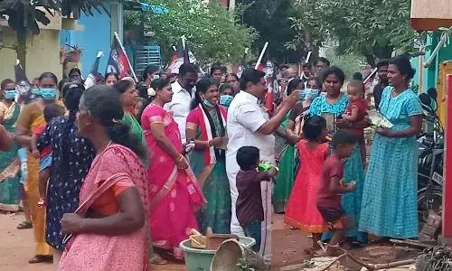 வள்ளியூர் பேரூராட்சி பகுதிகளில் அதிமுகவினர் வீடு வீடாக தீவிர வாக்கு சேகரிப்பு வள்ளியூர் பேரூராட்சி பகுதிகளில் அதிமுகவினர் வீடு வீடாக தீவிர வாக்கு சேகரிப்பு