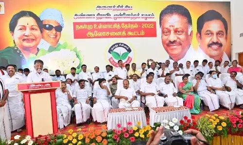நெல்லையில் அதிமுக வேட்பாளர்களை ஆதரித்து ஓ.பன்னீர்செல்வம் பிரச்சாரம் நெல்லையில் அதிமுக வேட்பாளர்களை ஆதரித்து ஓ.பன்னீர்செல்வம் பிரச்சாரம்