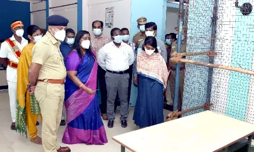 தேர்தல் வாக்கு எண்ணிக்கை மையங்களை தேர்தல் பார்வையாளர், கலெக்டர் ஆய்வு தேர்தல் வாக்கு எண்ணிக்கை மையங்களை தேர்தல் பார்வையாளர், கலெக்டர் ஆய்வு