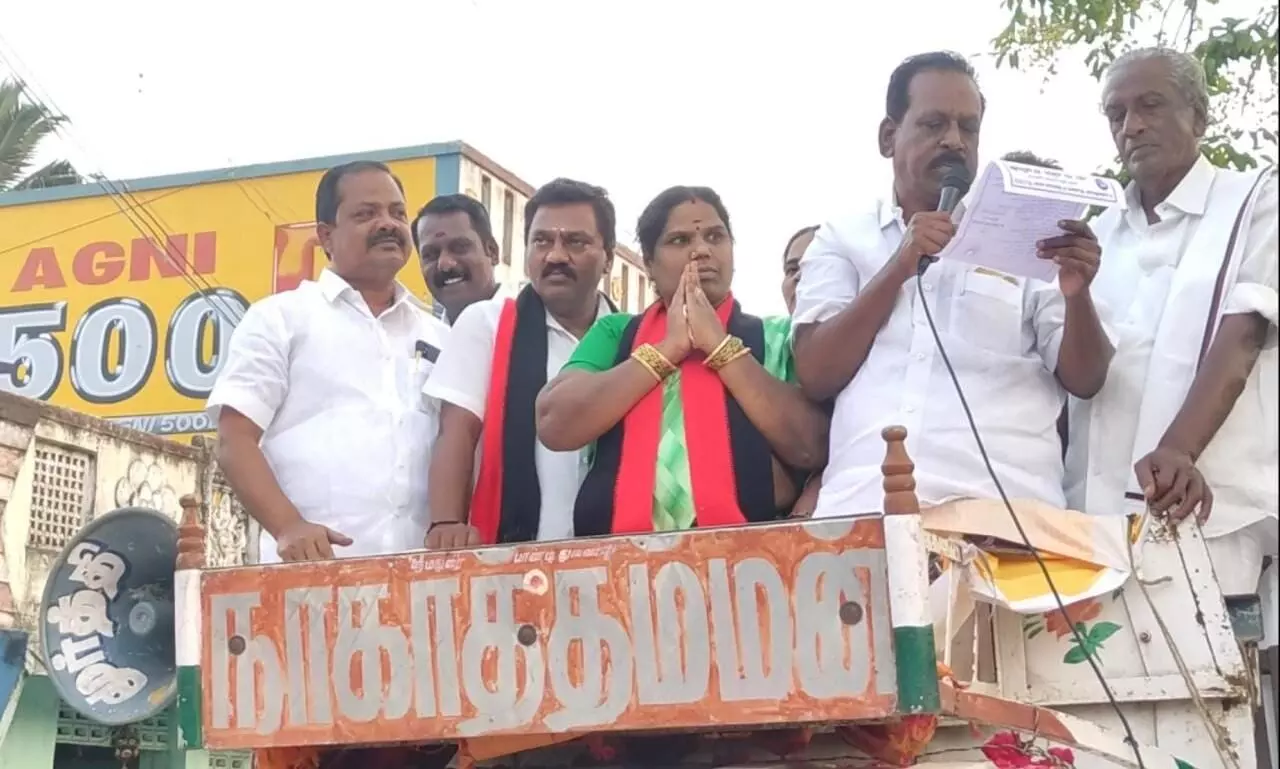 திருமணத்திற்கு ரூ.10 ஆயிரம் நிதி உதவி: வேட்பாளர் வாக்குறுதி திருமணத்திற்கு ரூ.10 ஆயிரம் நிதி உதவி: வேட்பாளர் வாக்குறுதி