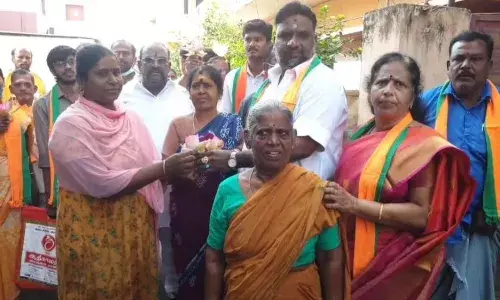 தமிழகத்தில் பெண்கள் மற்றும் குழந்தைகளுக்கு பாதுகாப்பு கேள்விக்குறியாக உள்ளது தமிழகத்தில் பெண்கள் மற்றும் குழந்தைகளுக்கு பாதுகாப்பு கேள்விக்குறியாக உள்ளது
