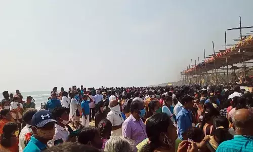 மாசி மகம்: மாமல்லபுரம் கன்னியம்மனுக்கு பூஜை நடத்திய இருளர் இன மக்கள்