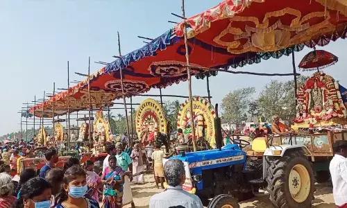 கல்பாக்கம் அருகே மாசி மக தீர்த்தவாரித் திருவிழா- பக்தர்கள் வழிபாடு