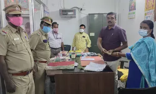 வாணியம்பாடியில் உரிய ஆவணம் இன்றி கொண்டு செல்லப்பட்ட ரூ. 63,400 பறிமுதல்