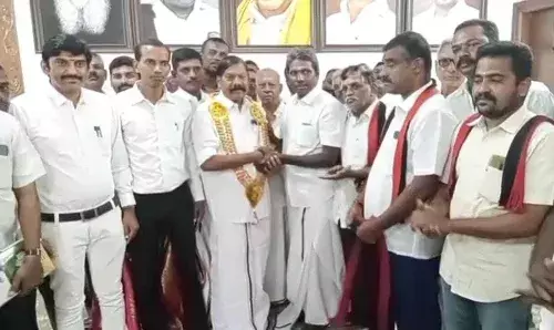 அந்தியூர் பேரூராட்சி 9வது வார்டில் அதிமுக வேட்பாளர் திமுகவில் ஐக்கியம் அந்தியூர் பேரூராட்சி 9வது வார்டில் அதிமுக வேட்பாளர் திமுகவில் ஐக்கியம்