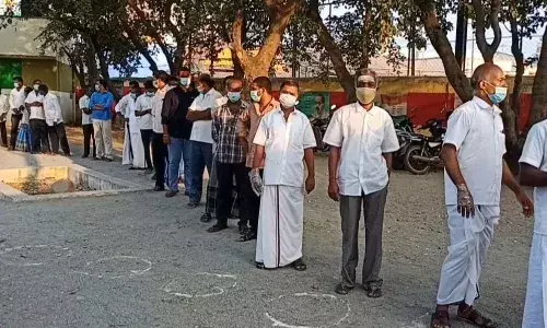 தருமபுரி மாவட்டத்தில் 1 மணி நிலவரப்படி 50 சதவீத வாக்குகள் பதிவு தருமபுரி மாவட்டத்தில் 1 மணி நிலவரப்படி 50 சதவீத வாக்குகள் பதிவு