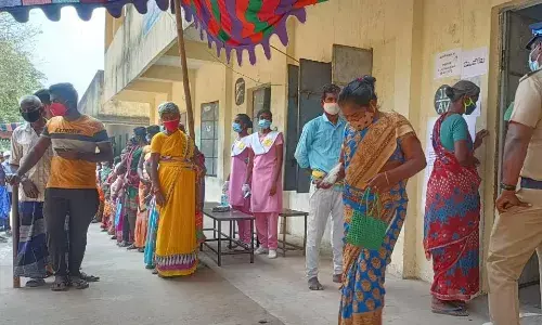 திருவள்ளூர் மாவட்டத்தில் 1 மணி நிலவரப்படி 34.54% வாக்குகள் பதிவு திருவள்ளூர் மாவட்டத்தில் 1 மணி நிலவரப்படி 34.54% வாக்குகள் பதிவு
