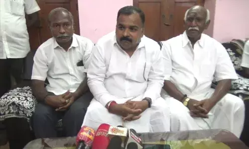 நகர்ப்புற தேர்தலில் வாக்குப்பதிவு குறைவு ஏன்?- காங்கிரஸ் எம்.பி. பேட்டி நகர்ப்புற தேர்தலில் வாக்குப்பதிவு குறைவு ஏன்?- காங்கிரஸ் எம்.பி. பேட்டி