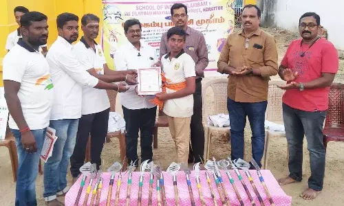 கொரட்டூரில் சிலம்பம் மாணவர்களுக்கு வேல்கம்பு பயிற்சி