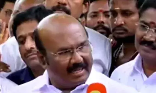 தேர்தல் தகராறு  வழக்கில் முன்னாள் அமைச்சர் ஜெயக்குமார் அதிரடியாக கைது