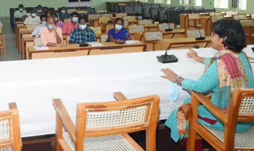 பெரம்பலூர் கலெக்டர் அலுவலகத்தில் வாக்கு எண்ணிக்கை பற்றிய பயிற்சி கூட்டம்