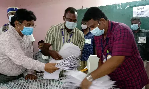 நாமக்கல் மாவட்டத்தில் வாக்கு எண்ணிக்கை தொடங்கியது நாமக்கல் மாவட்டத்தில் வாக்கு எண்ணிக்கை தொடங்கியது