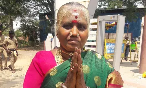 சோழவந்தான் பேரூராட்சி கவுன்சிலர் தேர்தலில்  அம்மா - மகன் வெற்றி