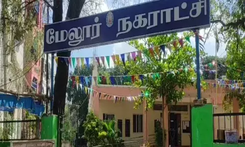 மதுரை மாவட்டம்  மேலூர் நகராட்சி திமுக கைப்பற்றியது
