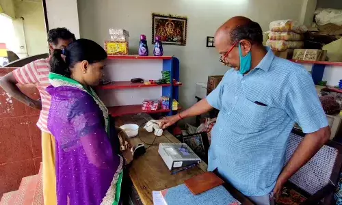 மயிலாடுதுறை: ரேஷன் கடைகளில் சர்வர் கோளாறால் பொருட்கள் வினியோகம் பாதிப்பு மயிலாடுதுறை: ரேஷன் கடைகளில் சர்வர் கோளாறால் பொருட்கள் வினியோகம் பாதிப்பு
