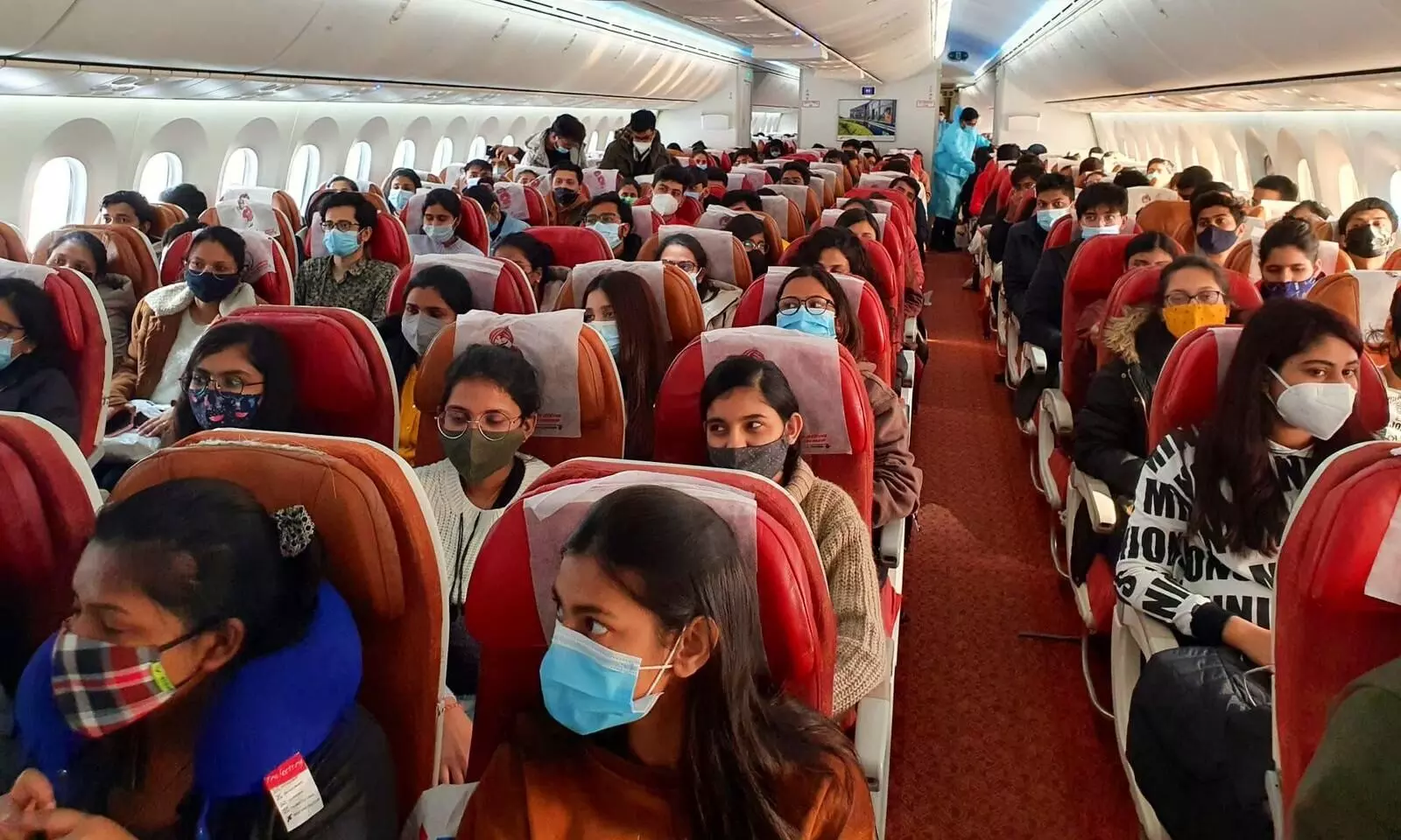 உக்ரைனில் சிக்கி தவித்த 219 பேர் இந்தியா புறப்பட்டனர் உக்ரைனில் சிக்கி தவித்த 219 பேர் இந்தியா புறப்பட்டனர்