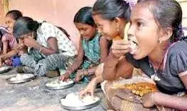 சத்துணவு மைய காலிப்பணியிடங்களை நிரப்ப ஊழியர் சங்கத்தினர் கோரிக்கை