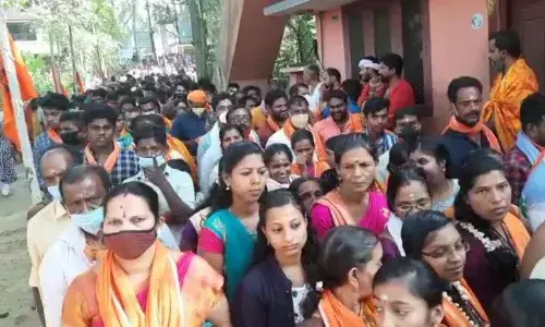 குமரியின் குற்றாலம் திற்பரப்பு அருவியில் குவிந்த சுற்றுலா பயணிகள் - வியாபாரிகள் மகிழ்ச்சி