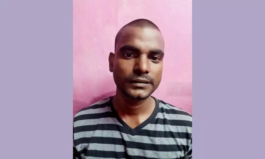 சென்னையில் கத்தியுடன் சுற்றித்திரிந்த சிறுவர்கள் உட்பட 4 பேர் கைது சென்னையில் கத்தியுடன் சுற்றித்திரிந்த சிறுவர்கள் உட்பட 4 பேர் கைது