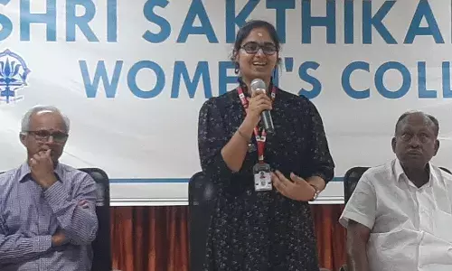 தேசிய இளைஞர் பாராளுமன்ற விழா பேச்சுப்போட்டியில் சேலம் கல்லூரி மாணவி தேசிய இளைஞர் பாராளுமன்ற விழா பேச்சுப்போட்டியில் சேலம் கல்லூரி மாணவி