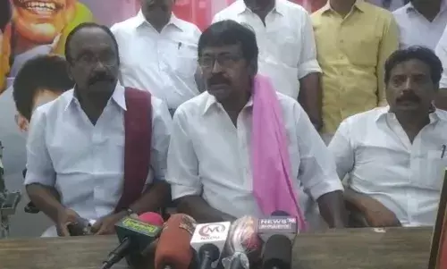 ஸ்டாலின் சிறந்த ஆட்சியினால் அதிமுக கவுன்சிலர்களும் திமுகவுக்கு வாக்களித்தனர்  -எம்பி பழனிமாணிக்கம் ஸ்டாலின் சிறந்த ஆட்சியினால் அதிமுக கவுன்சிலர்களும் திமுகவுக்கு வாக்களித்தனர்  -எம்பி பழனிமாணிக்கம்