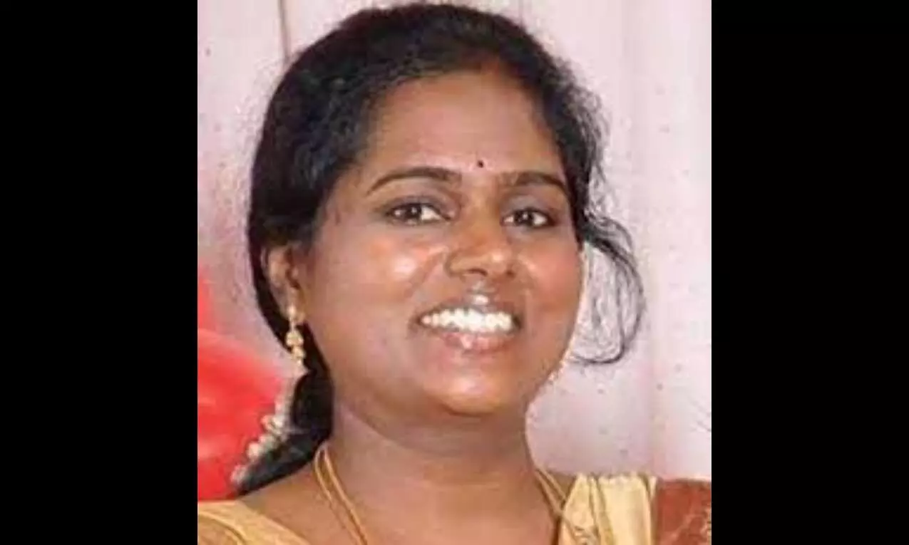 மயிலாடுதுறை மாவட்டத்தில் இன்று 8-ம்வகுப்பு வரை பள்ளிகளுக்கு விடுமுறை மயிலாடுதுறை மாவட்டத்தில் இன்று 8-ம்வகுப்பு வரை பள்ளிகளுக்கு விடுமுறை
