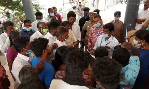கள்ளச்சாராய வியாபாரிகளை  கைது செய்ய பொதுமக்கள் வலியுறுத்தல்