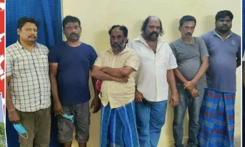வருமான வரித்துறை அதிகாரிபோல் நடித்து கான்ட்ராக்டர் வீட்டில் நகை பணம் கொள்ளை வருமான வரித்துறை அதிகாரிபோல் நடித்து கான்ட்ராக்டர் வீட்டில் நகை பணம் கொள்ளை