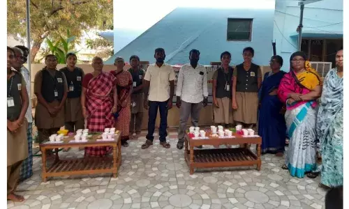 மூலிகை டீ யில் இத்தனை வகைகளா? அசத்திய வேளாண் கல்லூரி மாணவிகள்