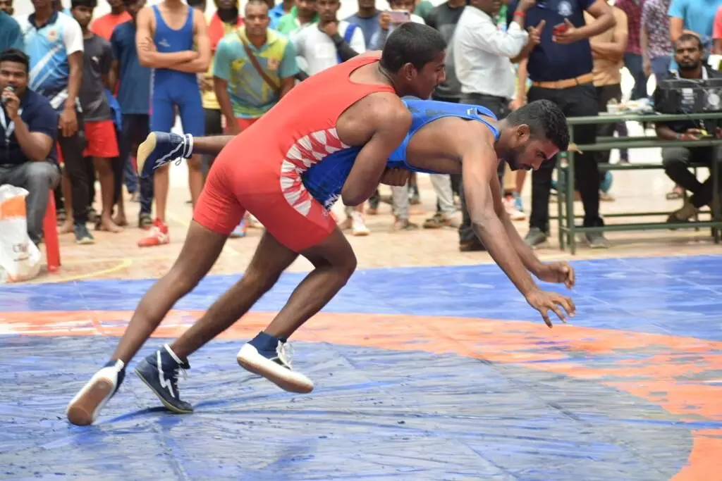 Live Now ஜூனியர் Wrestling சாம்பியன்ஷிப் இரண்டாவது நாள் போட்டி முடிவுகள் அறிவிக்கப்பட்டுள்ளன. Live Now ஜூனியர் Wrestling சாம்பியன்ஷிப் இரண்டாவது நாள் போட்டி முடிவுகள் அறிவிக்கப்பட்டுள்ளன.