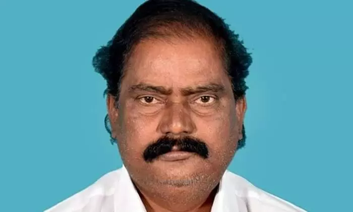 பொ.மல்லாபுரத்தில் திமுக நகரச் செயலாளர் உள்ளிட்ட 5 பேர் நீக்கம் பொ.மல்லாபுரத்தில் திமுக நகரச் செயலாளர் உள்ளிட்ட 5 பேர் நீக்கம்