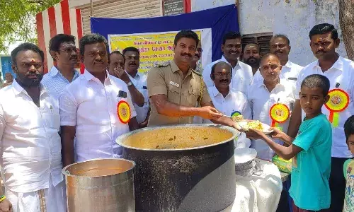 கோவில்பட்டி ஸ்ரீ பத்திரகாளியம்மன் கோயிலில் அன்னதானம் வழங்கல்