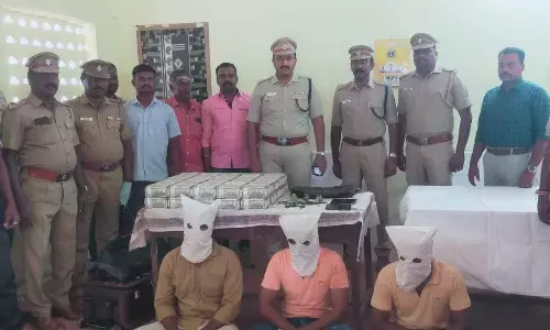 மதுரை அருகே நகைக் கடை அதிபரை கடத்திய மூவர் கைது