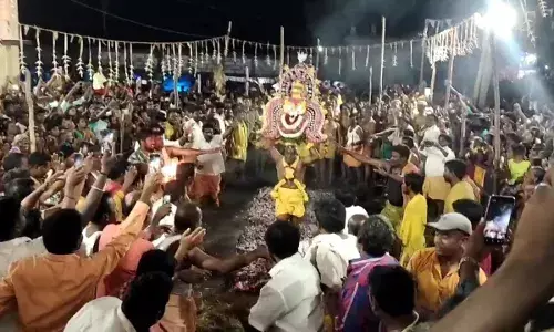 மயிலாடுதுறை தீப்பாய்ந்தாளம்மன் கோயிலில் 130-ம் ஆண்டு தீ மிதி உற்சவம்