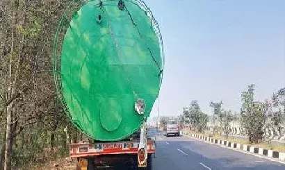 ஆம்பூர் அருகே அரசு பஸ் மீது டேங்கர் லாரி மோதி விபத்து