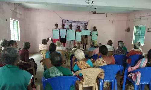 அலங்காநல்லூர் அருகே வேளாண் மாணவிகள் நடத்திய கலந்துரையாடல் கூட்டம்