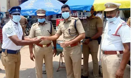 தேனி போலீசாருக்கு மோர் வழங்கும் திட்டம்: எஸ்.பி. தொடங்கி வைத்தார்