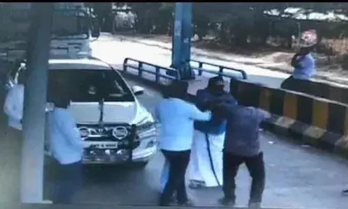 விஜயமங்கலம் சுங்கச்சாவடி மேலாளரை தாக்கிய 5 பேரை கைது