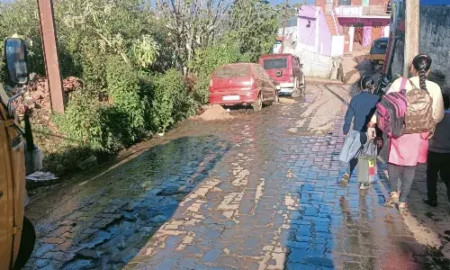 உதகை 31 வது வார்டில் சாலையில் வழிந்தோடும் கழிவுநீர்
