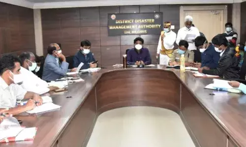 மாரியம்மன் கோவில் தேர்த்திருவிழா: நீலகிரி கலெக்டர் ஆலோசனை