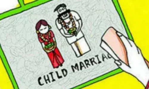 பண்ருட்டி அருகே சிறுமிக்கு கட்டாய திருமணம் செய்த தாய் உள்பட 4 பேர் கைது